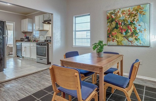 Cooper-Young Historic District Casa | Midtown Magic: Spacious Bungalow Steps from C-Y
