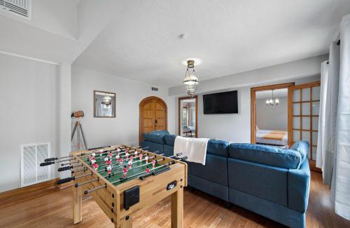 MacGregor Casa | Midtown, Med Center, Dt Home Games Patio Bbq