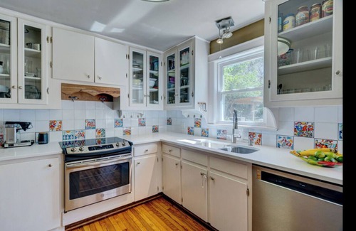 Pineywoods Casa | Midtown Oasis 10 min from Wrightsville Beach and Downtown