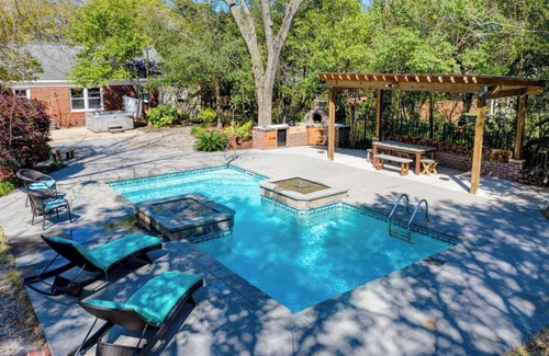 Pineywoods Casa | Midtown Oasis 10 min from Wrightsville Beach and Downtown