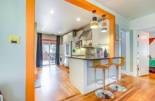 New Era Park Casa | Midtown Oasis | BBQ, Deck, Games & Artistic Vibes