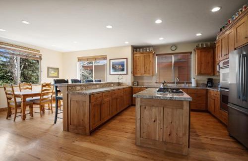 Midway Casa | Midway 4 Bedroom 4,5 Bathroom golf course Luxury Turnberry 23 home