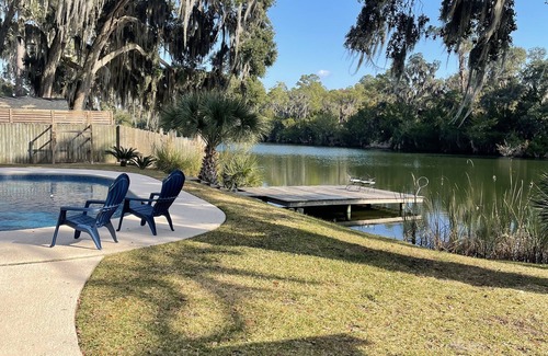 Talahi Island Cabaña | Midway between Savannah and Tybee Island.