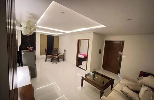 Bahria Town Apartamento | MIDWAY HOTEL & RESIDENCY - Studio Apartment Unit S4