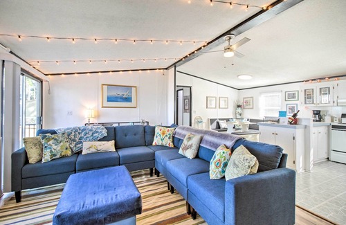 Midway Cabaña | Midway Vacation Rental w/ Lake Access!