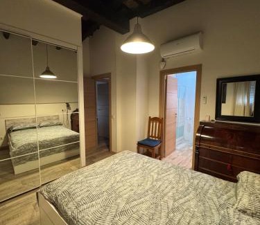 La Seu Apartamento | Miguelete tower & 4th FLOOR & City center and no elevator