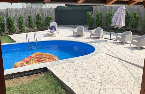 Belgrade Casa | Mika’s Poolhouse