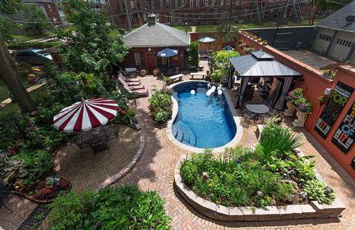 Franklin Park Casa | Mike & Allen's Place on the Park 1