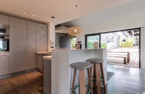 Biarritz Villa | Magnífica villa colgante moderna con piscina, vistas al mar, chimenea en Biarritz