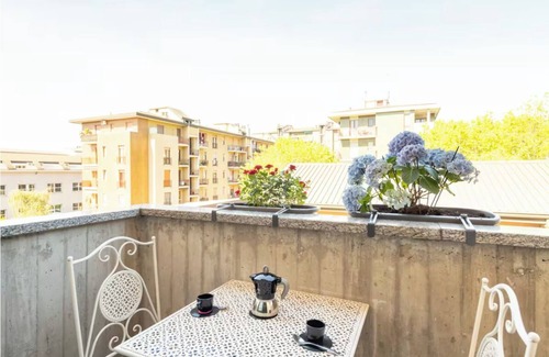 Precotto Apartamento | Milan Apartment Infinite Dreams: 1 min subway MM1
