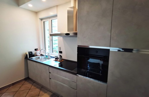 Ceriano Laghetto Apartamento | Milan/Como/Rho Fiera/Malpensa/Saronno free Wi-Fi private garage