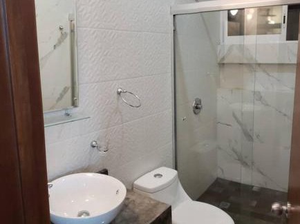 Zona Dorada Apartamento | Milan cuatro. 2 cuadras de Playa del delfin