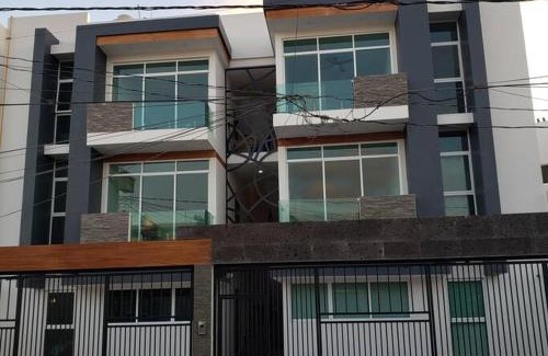 Zona Dorada Apartamento | Milan cuatro. 2 cuadras de Playa del delfin