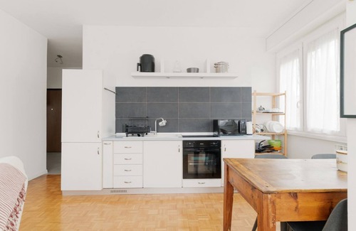 Barona Apartamento | Milano Bright Apartment with private parking!