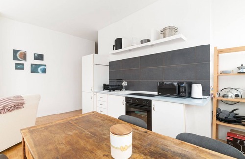 Barona Apartamento | Milano Bright Apartment with private parking!