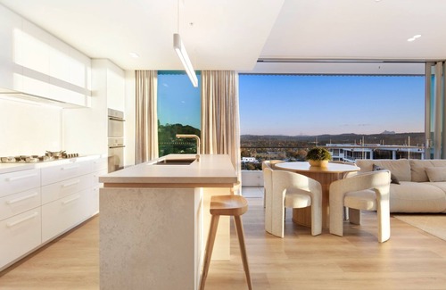 Coolangatta Apartamento | Miles at Kirra Point 1406 - Luxury Sub Penthouse on Kirra Beachfront - Linen Provided