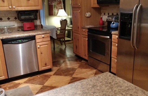 Keeling Casa | Millas a VIR, Birch Creek Spdwy, Martinsville, S. Boston, jacuzzi, sauna