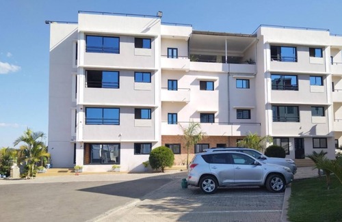 Antananarivo Avaradrano Apartamento | Milestone City Apartments │ Live work or relax│Kitchen │Restaurant│Nr Tsimbazaza