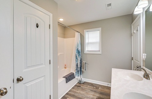 Milford Casa | Milford Home w/Private Pool: 12 Mi to Beaches!