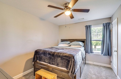 Milford Casa | Milford Home w/Private Pool: 12 Mi to Beaches!