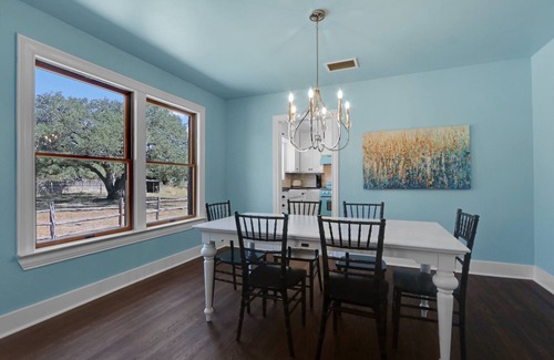 Dripping Springs Casa | Milk Bath Springs House | Pet Friendly - 1930's inspired Retreat!