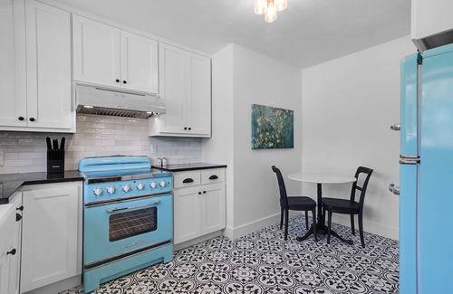 Dripping Springs Casa | Milk Bath Springs House | Pet Friendly - 1930's inspired Retreat!