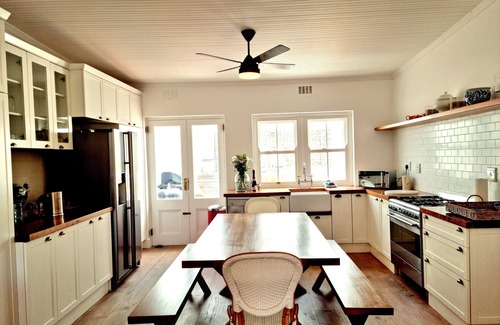 Gordons Bay Central Cabaña | 'Milkwood Cottage', Charming 3 bedroom Beachfront Home with private pool