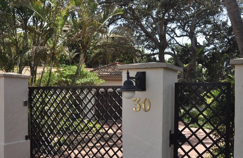 Umhlanga Cabaña | Milkwood Guesthouse - Private Beach Access