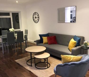 Hale Apartamento | Mill Hill Modern 3 Bedroom Apartment