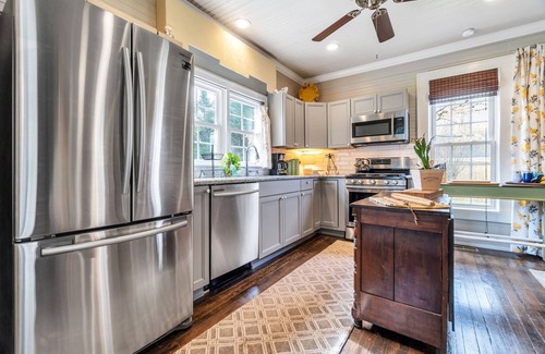 Southmont Cabaña | Mill House Cottage in rural setting, come visit!