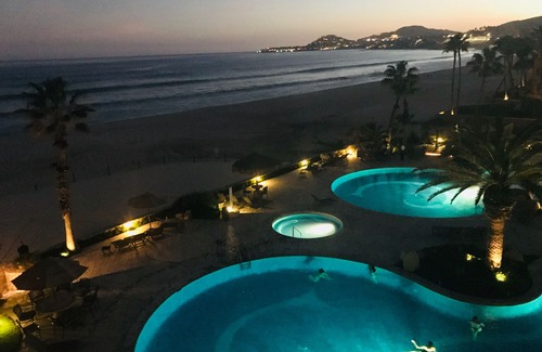 San Jose del Cabo Villa | ¡Vistas de millones de dólares desde cada habitación!