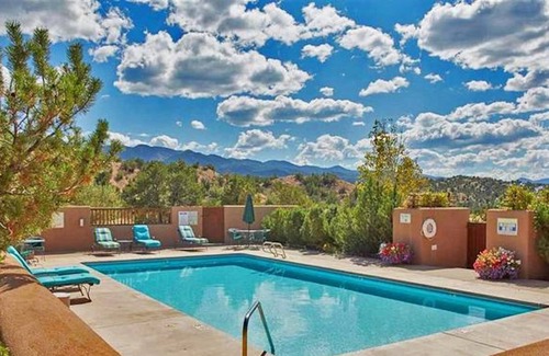 Nambe Pueblo Condominio | Exclusivo barrio superior! ¡300 días de sol mágico en Santa Fe!