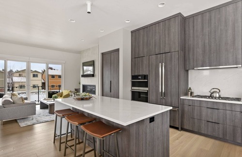 Southern Crossing Casa | Millpointe Modern 4.0 - Luxury Meets Location - Sauna, Cold Plunge, Concerts!