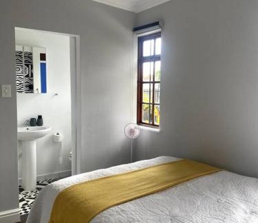 Claremont Apartamento | Milner Cottage: Digital Nomad Oasis