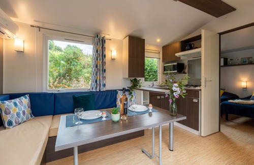 Giens Casa | Mimosa-Bungalow-Baño con ducha-Vista al Jardín