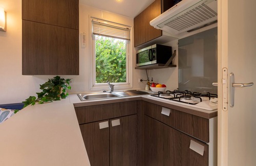 Giens Casa | Mimosa-Bungalow-Baño con ducha-Vista al Jardín