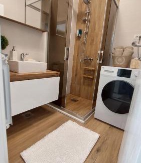 Centar Apartamento | MINA modern & cozy apartment main city square GTC Skopje