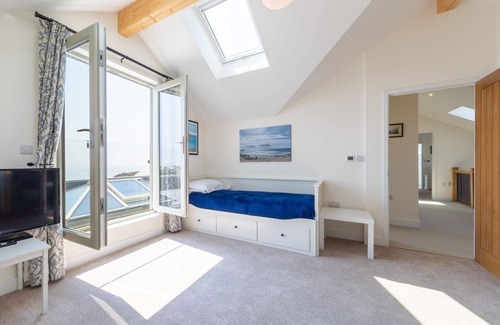 St. Levan Cabaña | Minack View - a modern home that sleeps 12 guests in 6 bedrooms