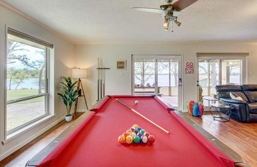 Mineola Casa | Mineola Lake House with Dock and Fire Pit!