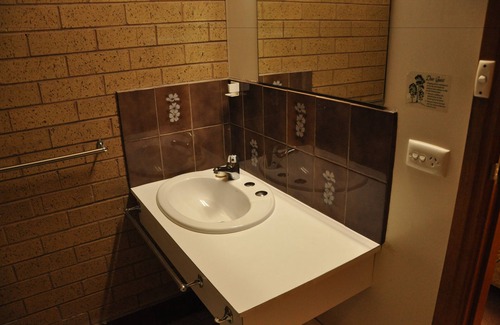 Ballarat East Hotel | Miner's Retreat Motel