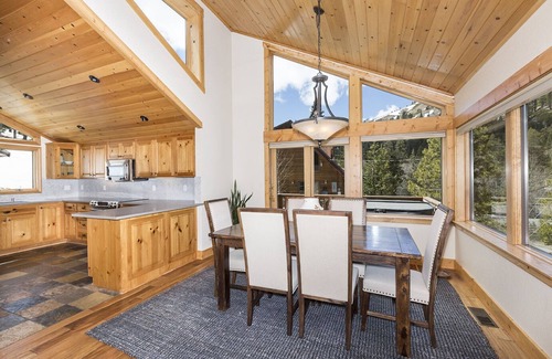 Alpine Meadows Casa | Mineral Springs By Tahoe Getaways w/ Hot tub & Ski Shuttle in Alpine Meadows