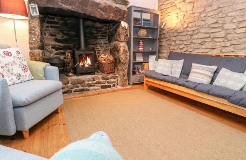 Trewellard Casa | Miners Cottage