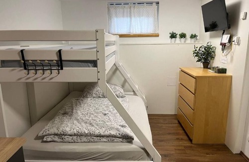 Amstetten Casa | Mini apartment in Amstetten for short stays in the basement