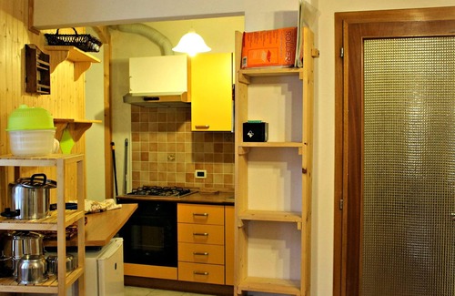 Comeglians Apartamento | Mini apartamento con terraza panorámica.