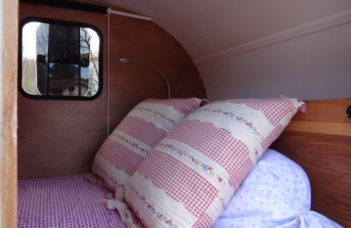 Agen Casa | MINI CARAVANA VINTAGE TEARDROP 2 LUGARES
