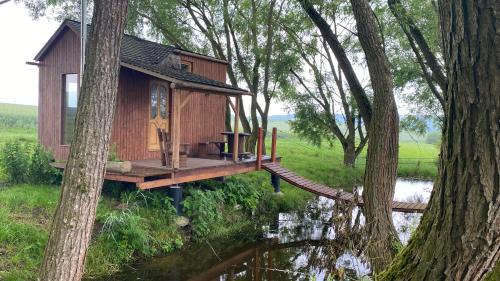 Lipa Cabina | Mini chatka s rybníčkem a saunou