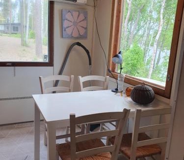 Enonkoski Chalet De Esquí | Mini cottage by lake Saimaa