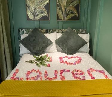 Bramcote Casa | Mini Love Island style guest house includes personal warm 24 hour swimming pool, outdoor bathtub, BBQ and fire pit, all this is secretly located in the busy suburbs of Nottingham