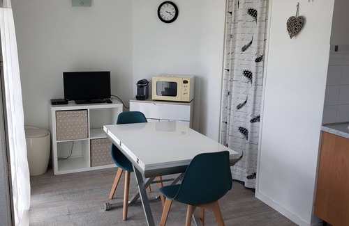 La Rochelle Apartamento | Estudio mínimo con piscina y garaje, clasificado 2 estrellas.