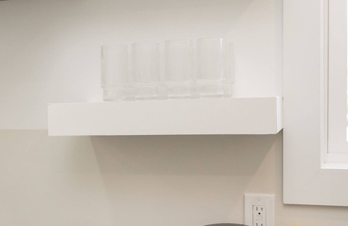 Cleveland Park Apartamento | Minimalist Chic Guest House 10 mins from Broadway!